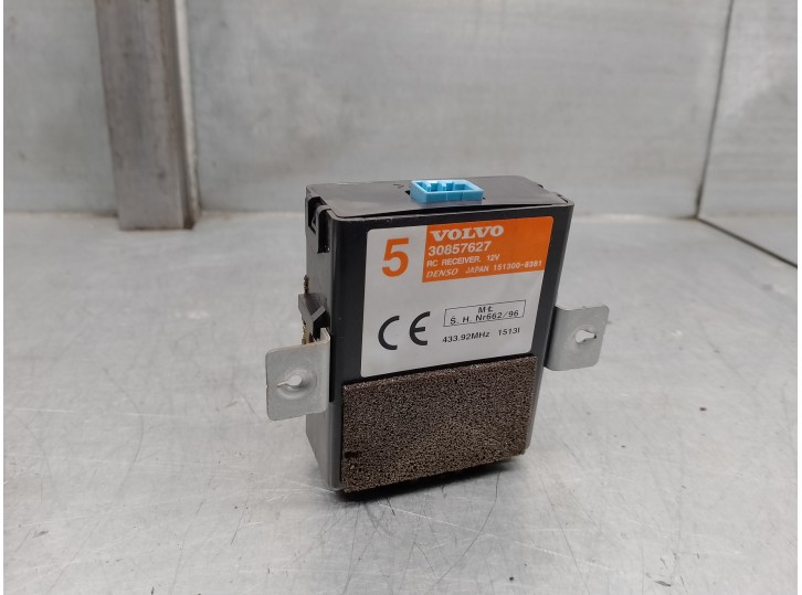 Replacement electronic module for Volvo V40 Estate 1.9 Diesel CAT OEM IAM reference 30857627 
