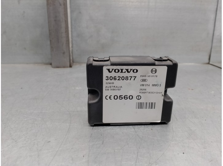 Recambio de centralita inmovilizador para volvo v40 familiar 1.9 diesel cat referencia OEM IAM 30620877 F005V00178 BOSCH