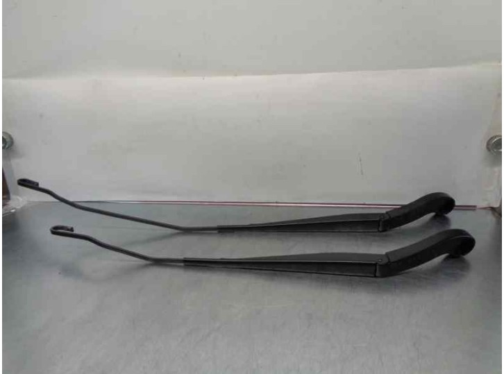 Recambio de brazo limpia delantero derecho para peugeot expert kasten 2.0 hdi fap referencia OEM IAM 1400456680 1400456780 