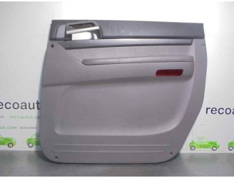 Recambio de guarnecido puerta trasera derecha para ssangyong rodius 2.0 td cat referencia OEM IAM 7220221000  