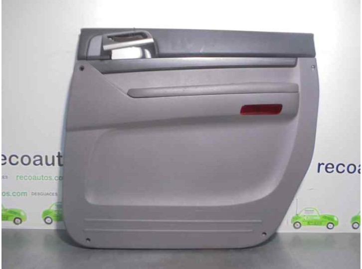 Recambio de guarnecido puerta trasera derecha para ssangyong rodius 2.0 td cat referencia OEM IAM 7220221000  