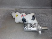 Recambio de bomba freno para kia rio 1.1 crdi cat referencia OEM IAM 585101W200  