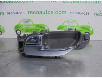 Recambio de maneta interior delantera izquierda para ssangyong rodius 2.0 td cat referencia OEM IAM 7241021000 