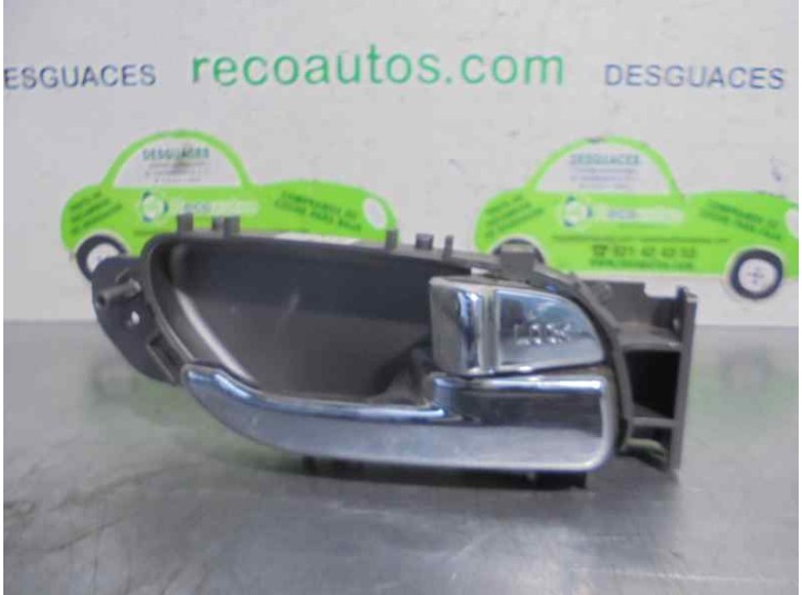 Recambio de maneta interior trasera derecha para ssangyong rodius 2.0 td cat referencia OEM IAM 7242021000  