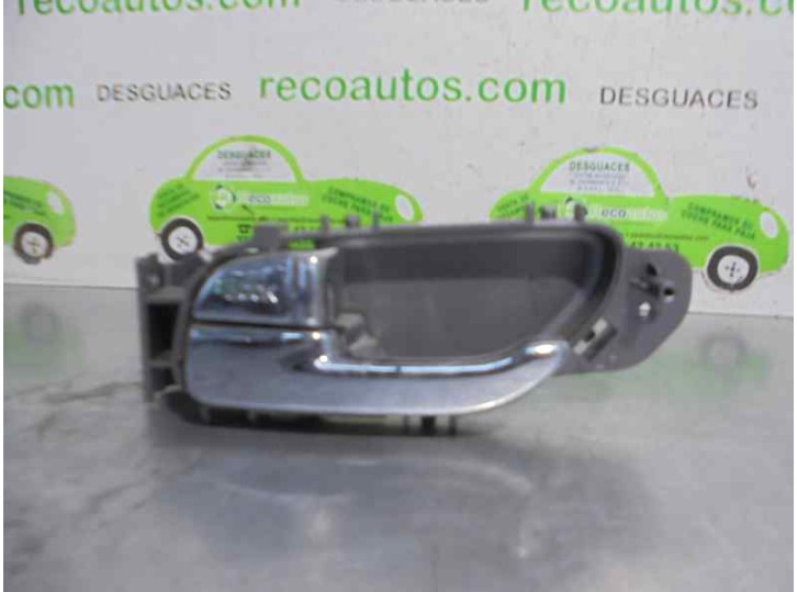 Recambio de maneta interior trasera izquierda para ssangyong rodius 2.0 td cat referencia OEM IAM 7241021000  