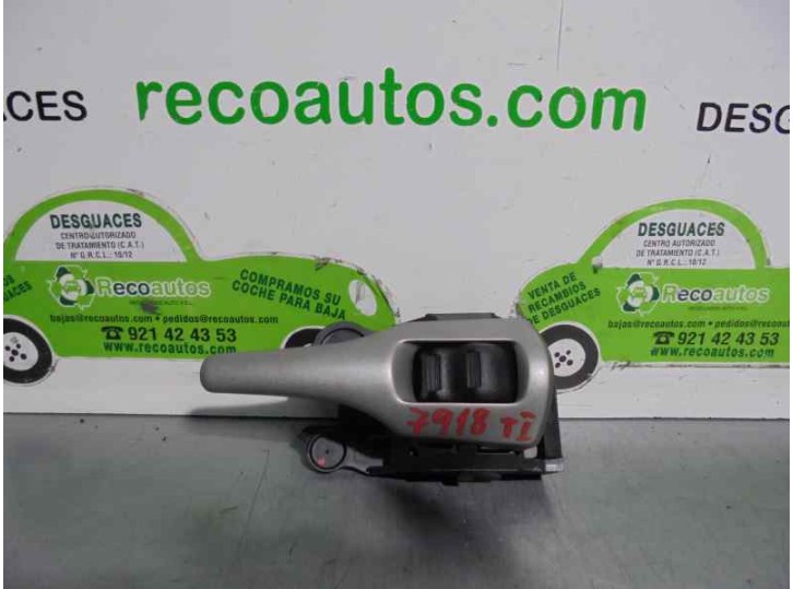 Recambio de maneta interior trasera izquierda para toyota auris 1.3 16v cat referencia OEM IAM 