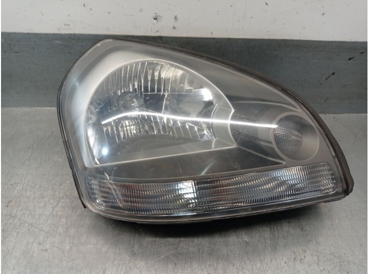 Replacement right headlight for Hyundai Tucson (JM) 2.0 CRDi CAT OEM IAM reference 92102E XXX 921042E020 