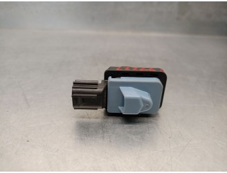 Recambio de sensor airbag para toyota yaris (_p21_, _pa1_, _ph1_) 1.5 hybrid (mxph10) referencia OEM IAM 8983A0D011 8983A0D011 