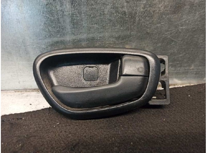 Recambio de maneta interior trasera derecha para hyundai i10 1.1 12v cat referencia OEM IAM 826230X000 