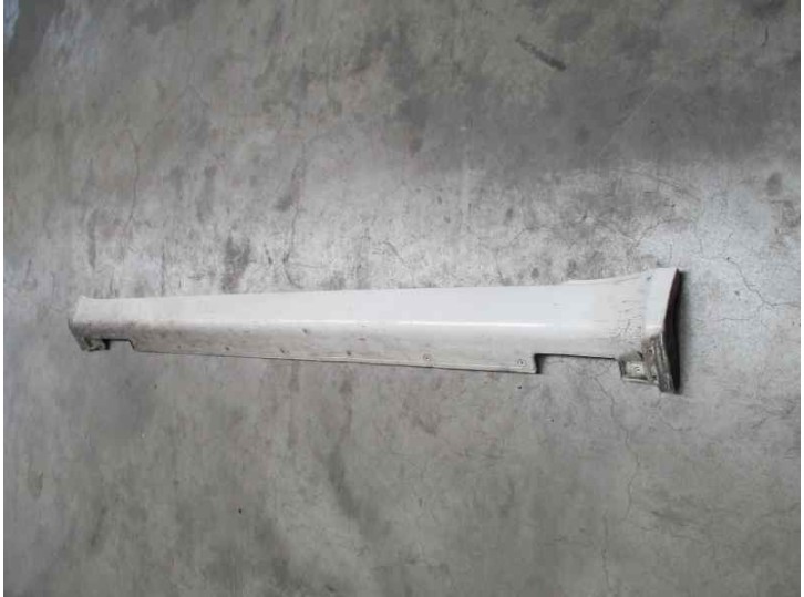 Replacement side skirt for Hyundai Sonata (NF) 2.0 CRDi CAT OEM IAM reference 877533K000 
