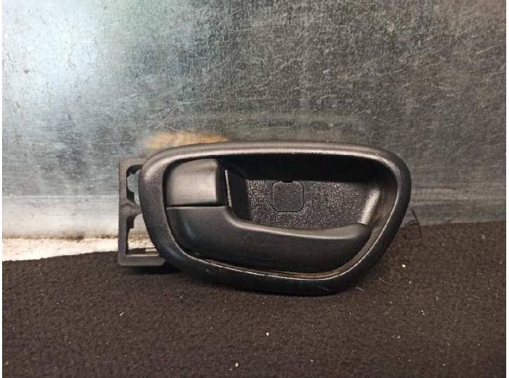 Recambio de maneta interior trasera izquierda para hyundai i10 1.1 12v cat referencia OEM IAM 826130X000  