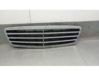 Recambio de rejilla delantera para mercedes-benz clase c (w203) c 270 cdi (203.016) referencia OEM IAM A2038800223 A2038800223 