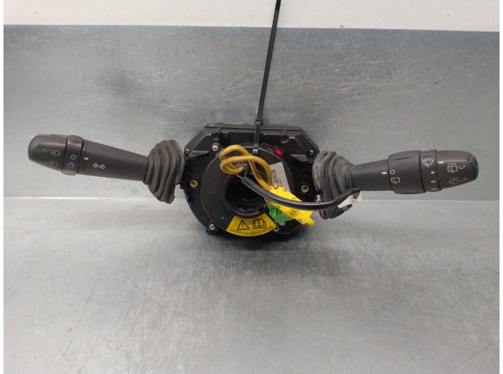 Recambio de mando luces para fiat stilo (192) 1.9 jtd cat referencia OEM IAM 7352969540  