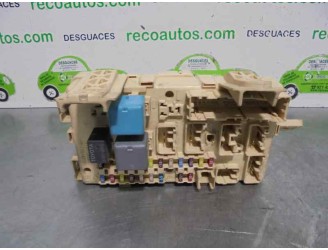 Recambio de caja reles / fusibles para toyota avensis wagon (t25) 2.0 d-cat referencia OEM IAM 82641CA010F 