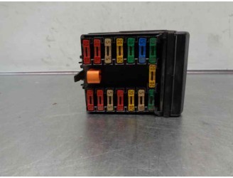 Recambio de caja reles / fusibles para citroën xantia berlina 1.9 td seduction referencia OEM IAM 6500H5 