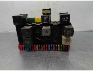 Recambio de caja reles / fusibles para citroën xantia berlina 1.9 td seduction referencia OEM IAM 68472094445 