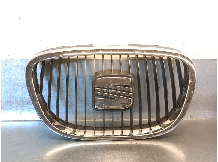 Recambio de rejilla delantera para seat altea (5p1) 1.9 tdi referencia OEM IAM 5P0853651A 5P0853651A 
