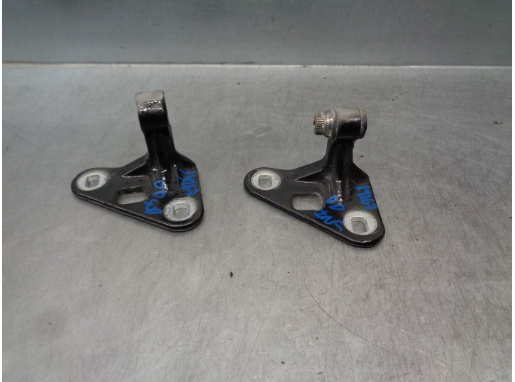 Recambio de bisagra puerta para mercedes-benz clase cls (w219) 3.5 v6 cat referencia OEM IAM  A2197200437 