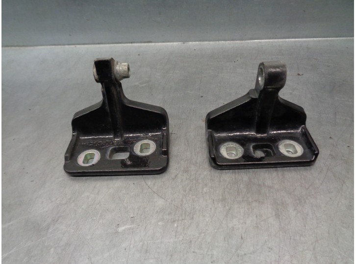 Recambio de bisagra puerta para mercedes-benz clase cls (w219) 3.5 v6 cat referencia OEM IAM  A2197300937 