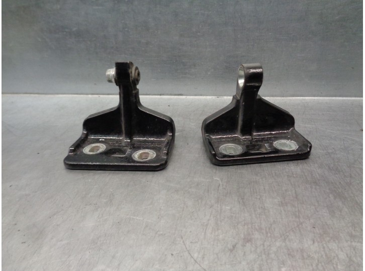 Recambio de bisagra puerta para mercedes-benz clase cls (w219) 3.5 v6 cat referencia OEM IAM  A2197300937 