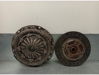 Replacement clutch kit for Fiat Grande Punto (199) 1.3 16V JTD CAT OEM IAM reference 584712 584712 VALEO