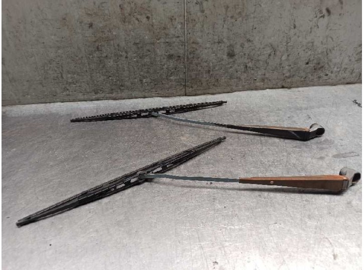 Replacement front right wiper arm for Suzuki Wagon R+ SR (EM) 1.0 16V cat OEM IAM reference 