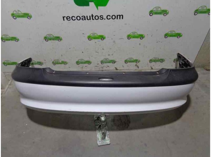 Recambio de paragolpes trasero para opel vectra b berlina 1.6 16v referencia OEM IAM 1404517 BLANCO 5 PUERTAS