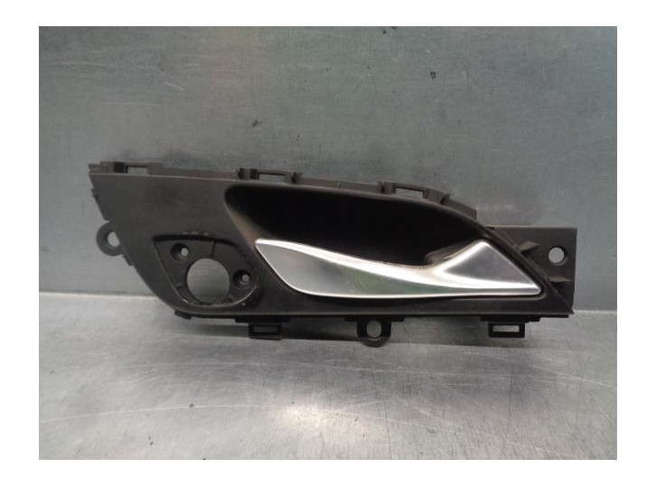 Recambio de maneta interior trasera derecha para hyundai i40 cab bluedrive referencia OEM IAM 2611172802 