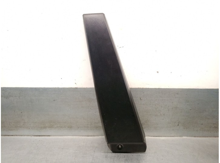 Recambio de moldura para dacia sandero iii 1.0 tce 90 referencia OEM IAM 768183421R  