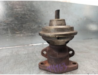 Recambio de valvula egr para ford escort berlina/turnier 1.8 turbodiesel cat referencia OEM IAM  72252100 PIERBURG