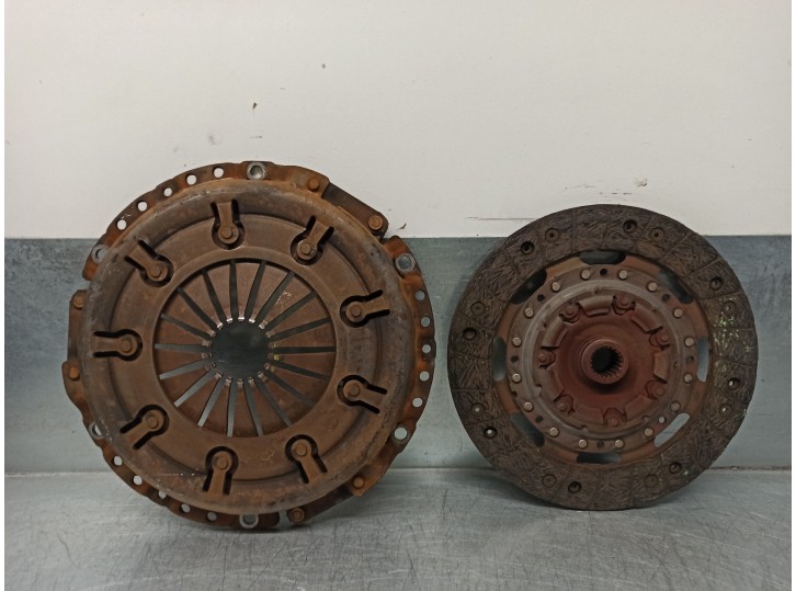 Recambio de kit embrague para fiat stilo (192) 1.9 jtd 80 active referencia OEM IAM 71728812 323069910 LUK