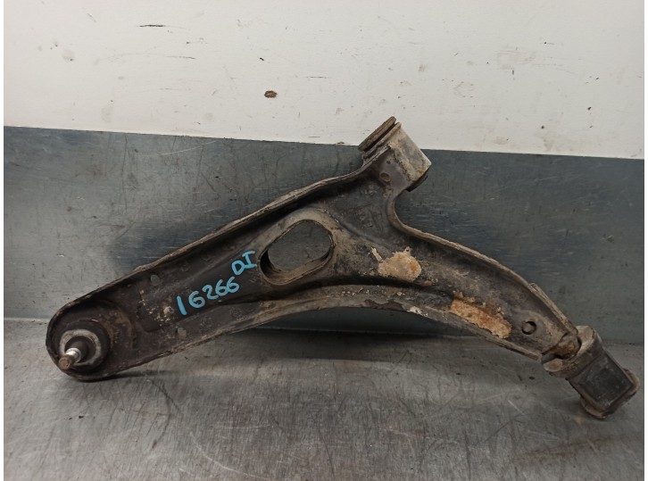 Replacement left front lower suspension arm for Fiat Uno (146) 1.1 i.e. S Eleganza OEM IAM reference 7705615 