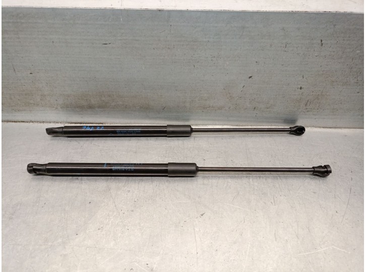 Replacement tailgate / boot lid shock absorbers for Dacia Sandero III 1.0 TCe 90 OEM IAM reference 904525475R 904525475R 