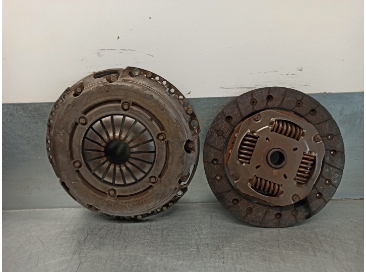 Recambio de kit embrague para seat arona 1.0 tsi referencia OEM IAM 04C141025D 