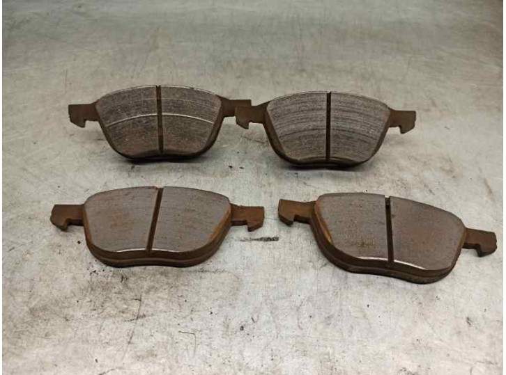 Recambio de pastillas de freno para mazda 3 berlina (bk) 1.6 cd diesel cat referencia OEM IAM BPYK2648ZB 