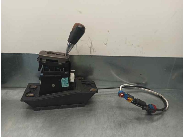 Recambio de palanca cambio para lancia thesis (115) 2.4 jtd cat referencia OEM IAM 1560396730 