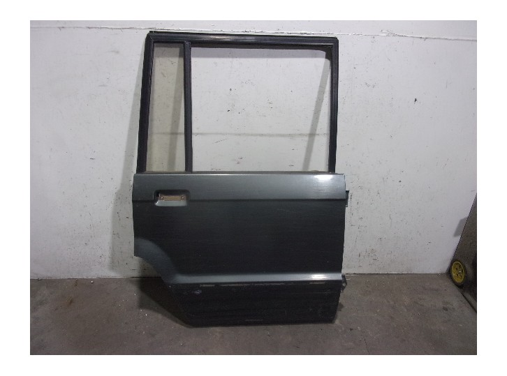 Recambio de puerta trasera derecha para isuzu trooper 2.8 turbodiesel referencia OEM IAM  GRIS OSCURO 6 PUERTAS
