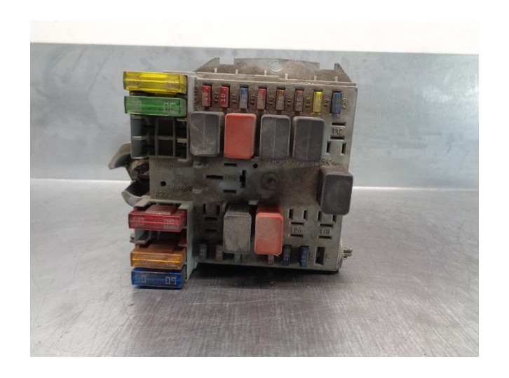 Recambio de caja reles / fusibles para fiat stilo (192) 1.8 16v cat referencia OEM IAM 46796536 