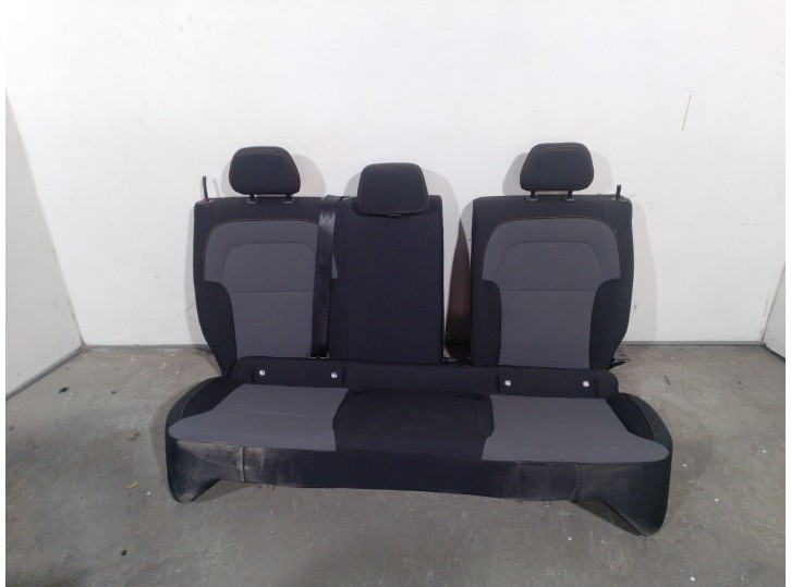 Recambio de asientos traseros para dacia sandero iii 1.0 tce 90 referencia OEM IAM 876019042R 876019042R 
