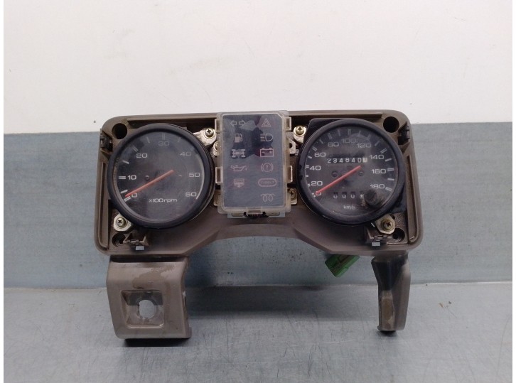 Recambio de cuadro instrumentos para isuzu trooper 2.8 turbodiesel referencia OEM IAM 8944538901  