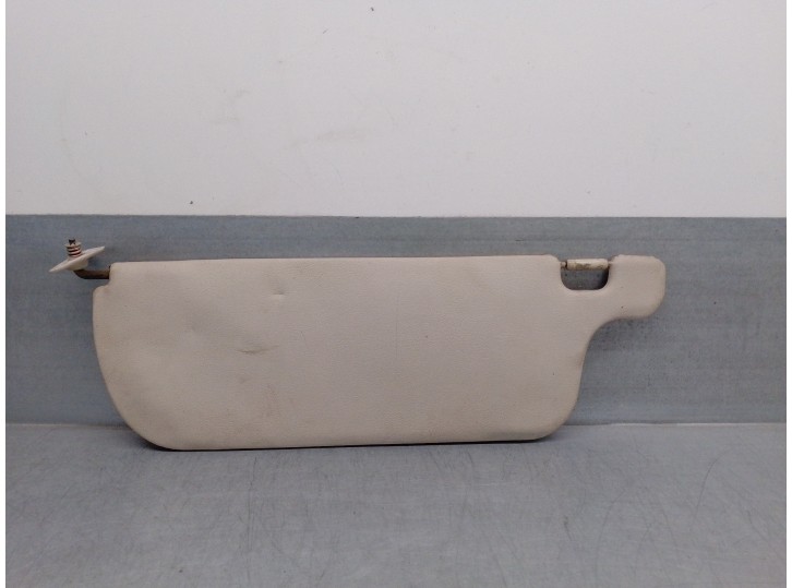 Recambio de parasol derecho para isuzu trooper 2.8 turbodiesel referencia OEM IAM 4JB1  