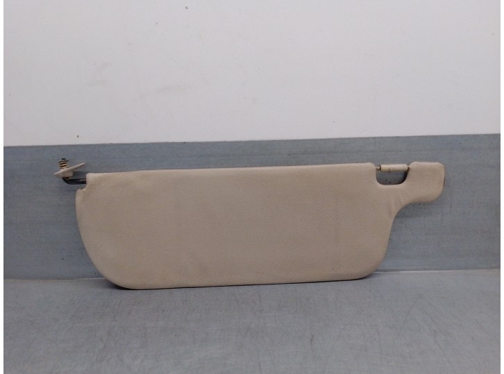 Recambio de parasol izquierdo para isuzu trooper 2.8 turbodiesel referencia OEM IAM 4JB1 