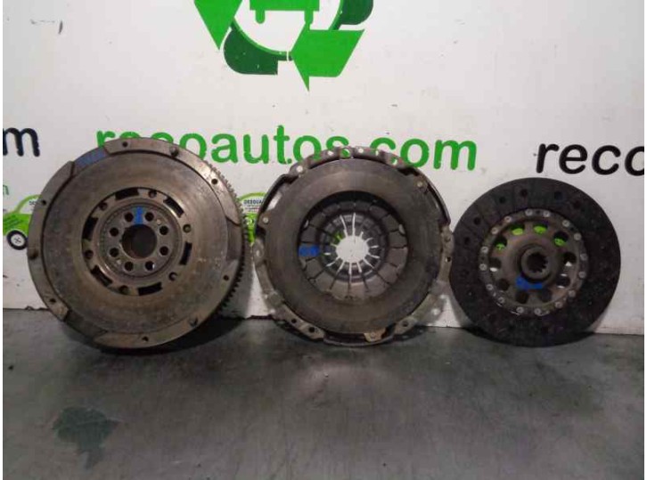 Recambio de kit embrague para bmw serie 5 berlina (e39) 528i referencia OEM IAM 415005010 LUK