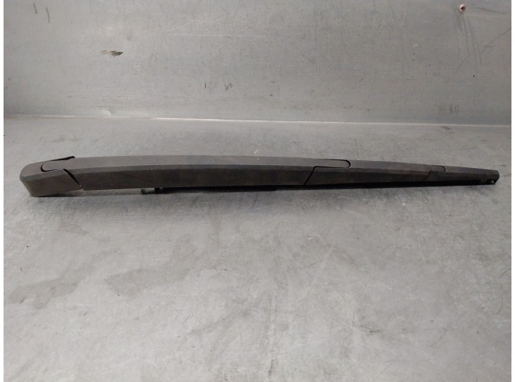 Recambio de brazo limpia trasero para opel signum 1.9 16v cdti cat (z 19 dth / lrd) referencia OEM IAM 24417607 