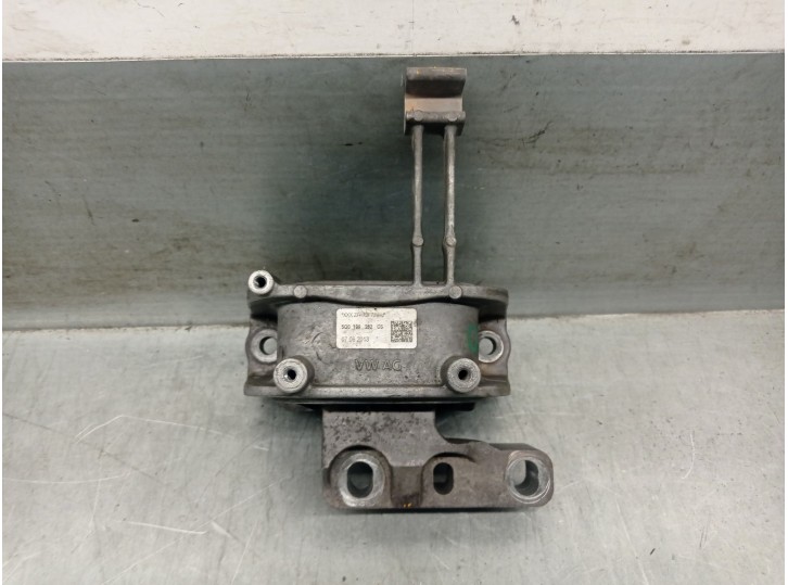 Replacement right engine mount for Audi A3 (8V1, 8VK) 2.0 TDI OEM IAM reference 5Q0199262CS 5Q0199262BJ 