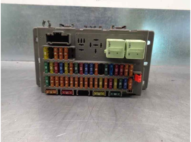 Recambio de caja reles / fusibles para mini cabrio (r52) 1.6 16v cat referencia OEM IAM 518030515  