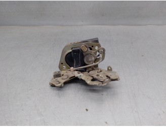 Recambio de cerradura puerta trasera izquierda para isuzu trooper 2.8 turbodiesel referencia OEM IAM 4JB1 5 PUERTAS