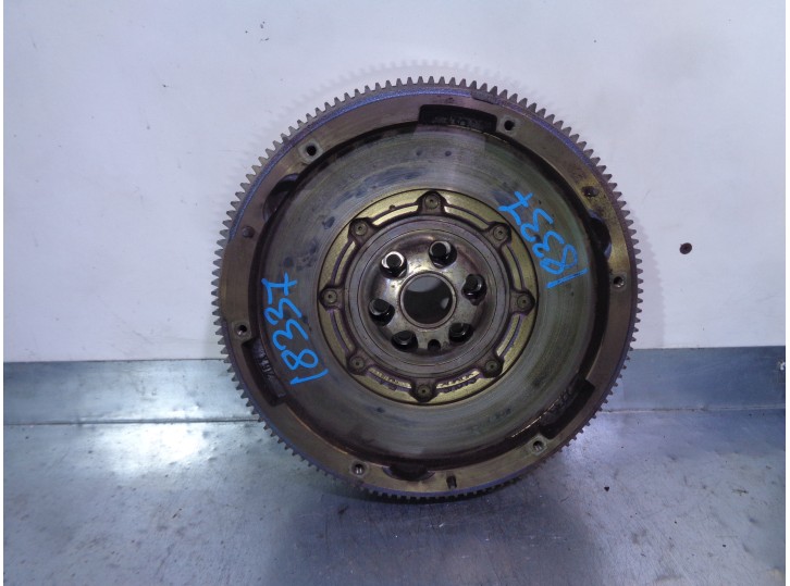 Recambio de volante motor para volkswagen t-cross 1.0 tsi referencia OEM IAM 05C105266  