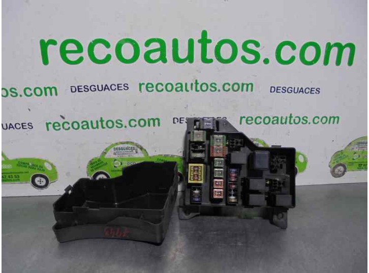 Recambio de caja reles / fusibles para mitsubishi carisma berlina 5 (da0) 1.8 gdi cat referencia OEM IAM MR318747 