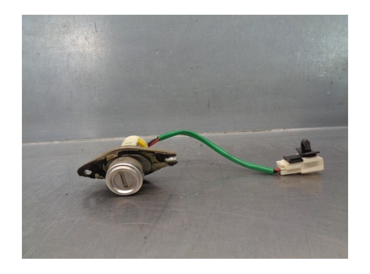 Recambio de bombin porton trasero para chevrolet epica 2.0 diesel cat referencia OEM IAM 96636294 2 PINES 